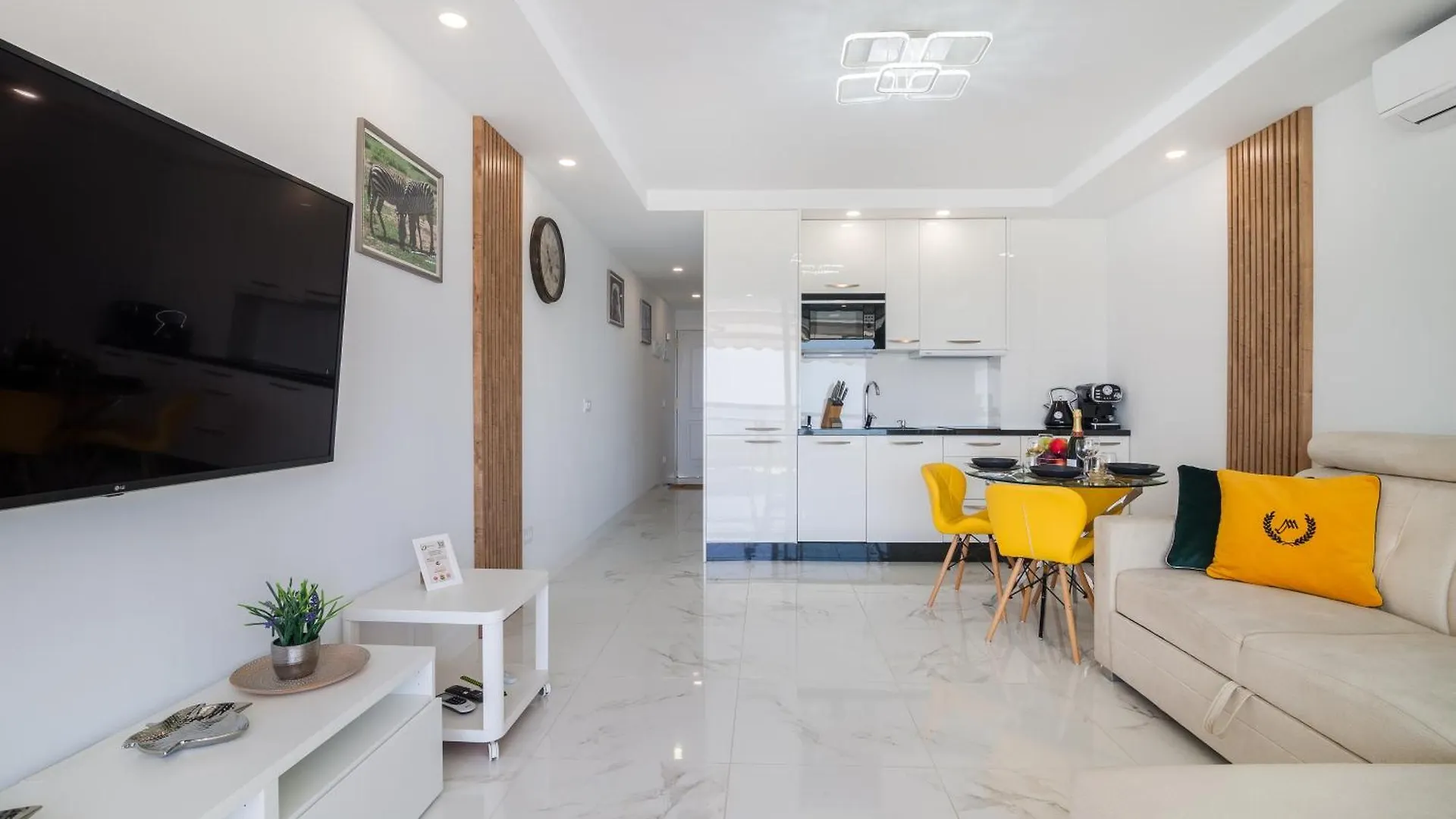 Ponderosa 611, Las Americas, One Bedroom Apartment With Large Terrace And Ocean View, Next To Siam Park Playa Feñabe 0*,  Espagne